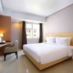 Kamar Hotel Santika Depok